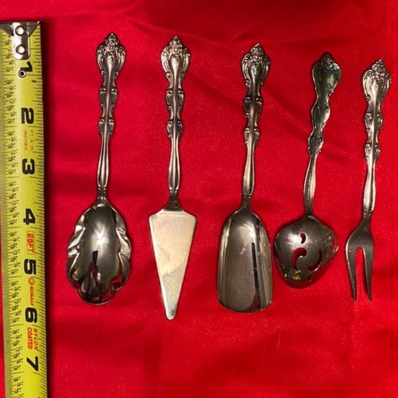 Amaze-Zing Sale!!  Beautiful Silverplate Mini-Server Set - Picture 2 of 3